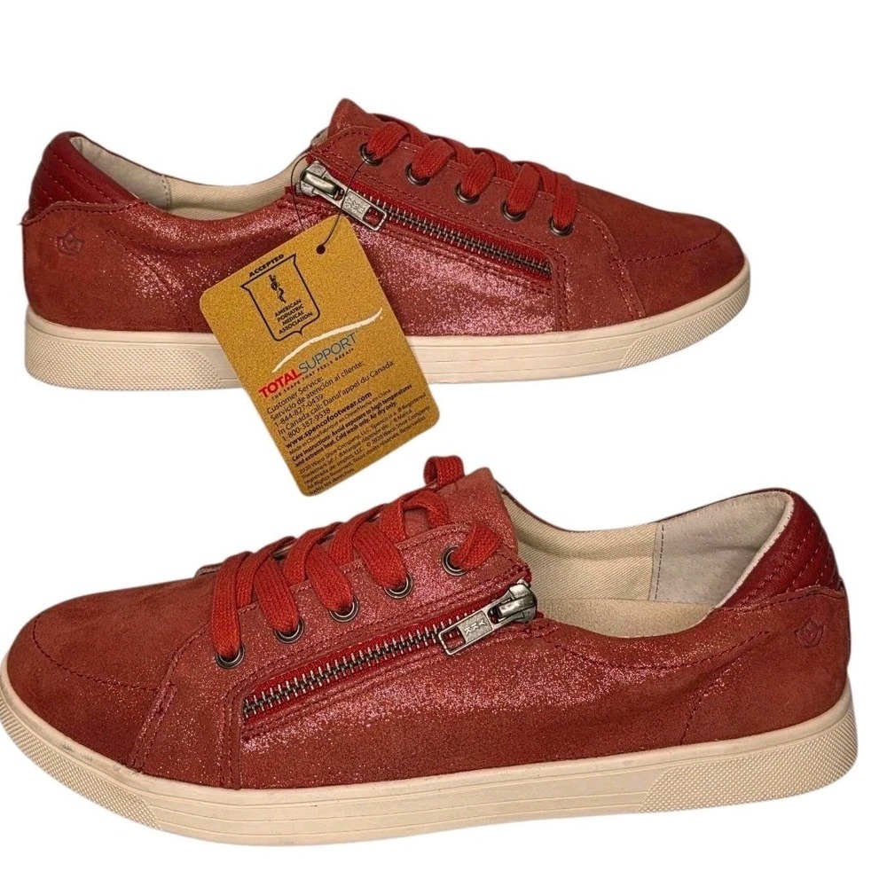 New Spenco Women's Santa Catalina Sneaker Samba Red size 8B